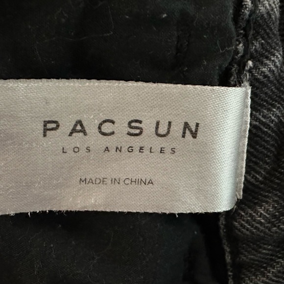 Pacsun Black Denim 11" High Rise Button Fly Factory Distress Shortie Shorts 24W - Picture 9 of 11